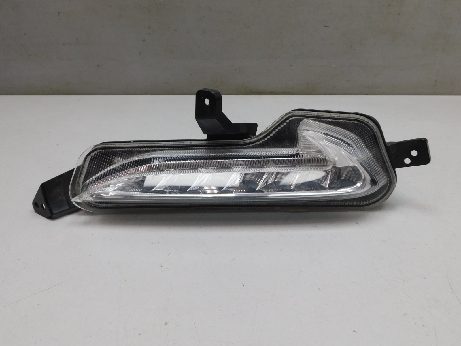 Фара противотуманная левая