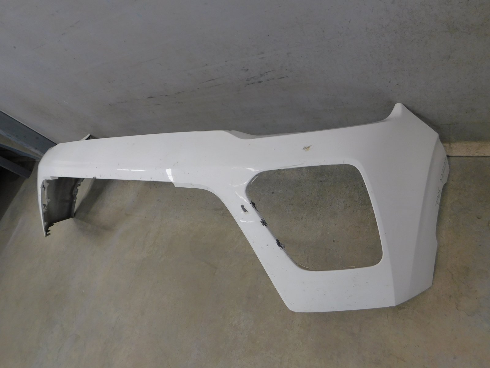 Бампер передний