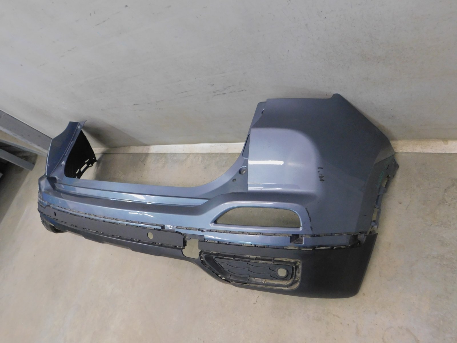 Бампер задний