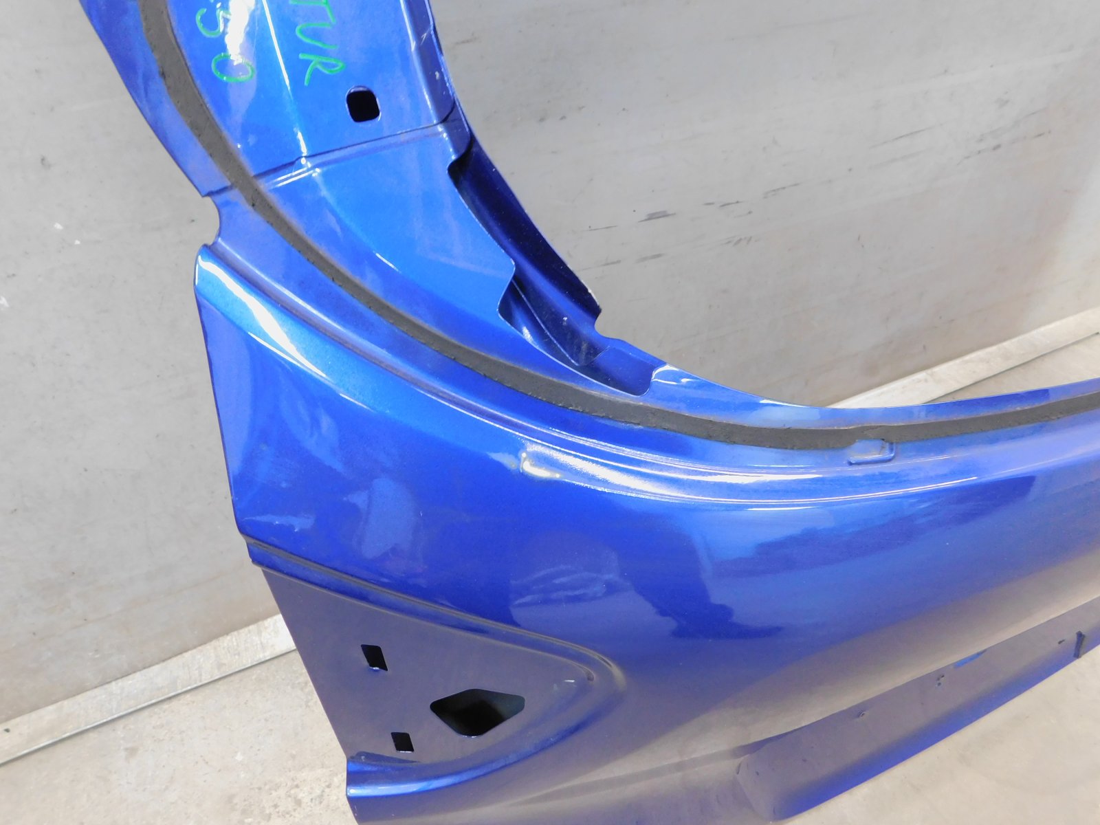 Дверь багажника