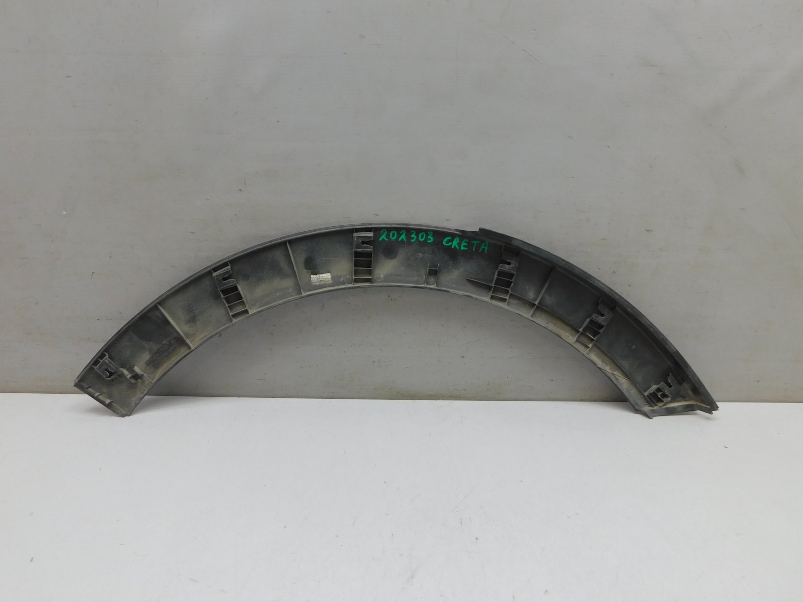 Накладка заднего крыла левого