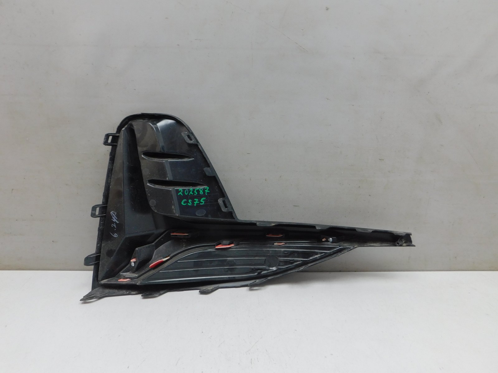 Накладка переднего бампера