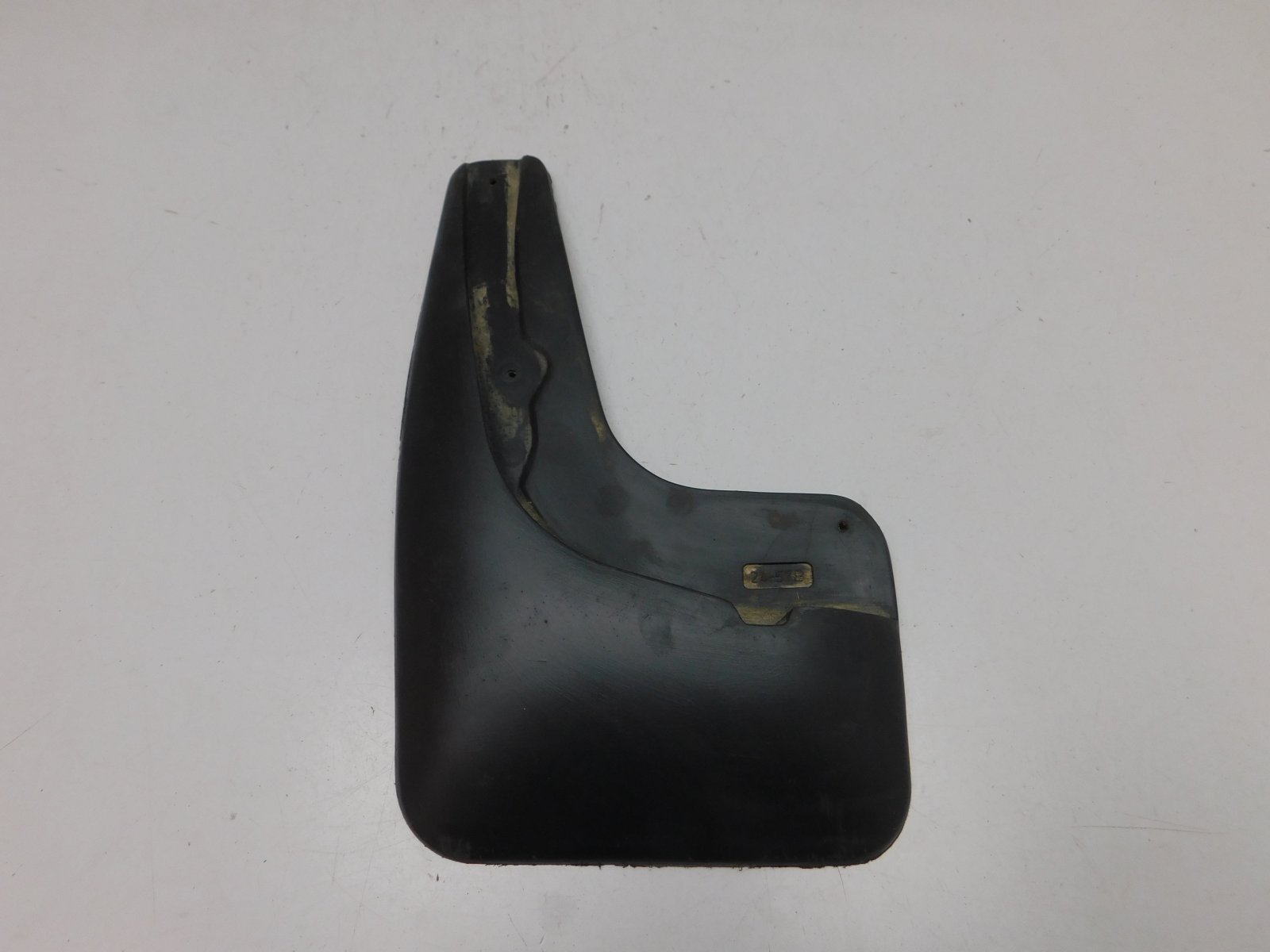 Брызговик задний левый