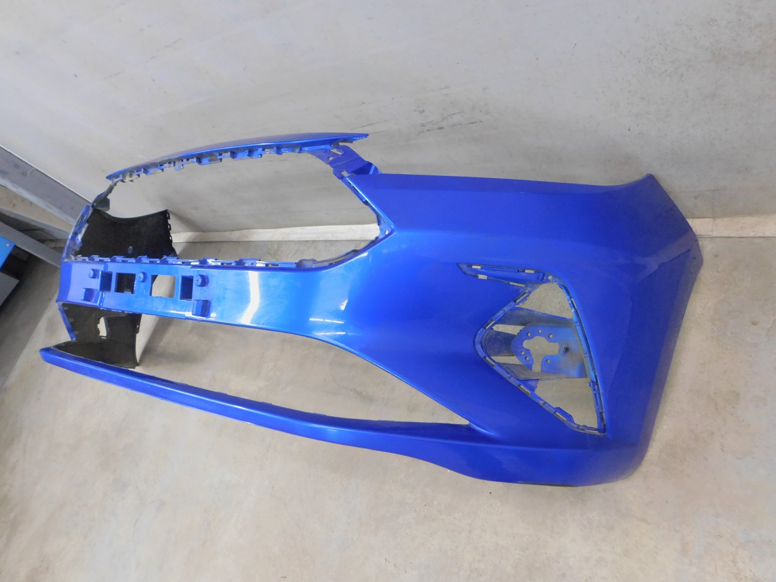 Бампер передний