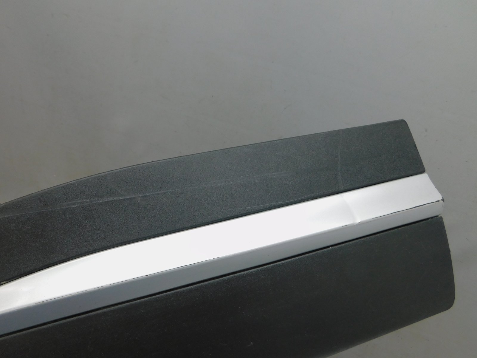 Накладка двери задней правой