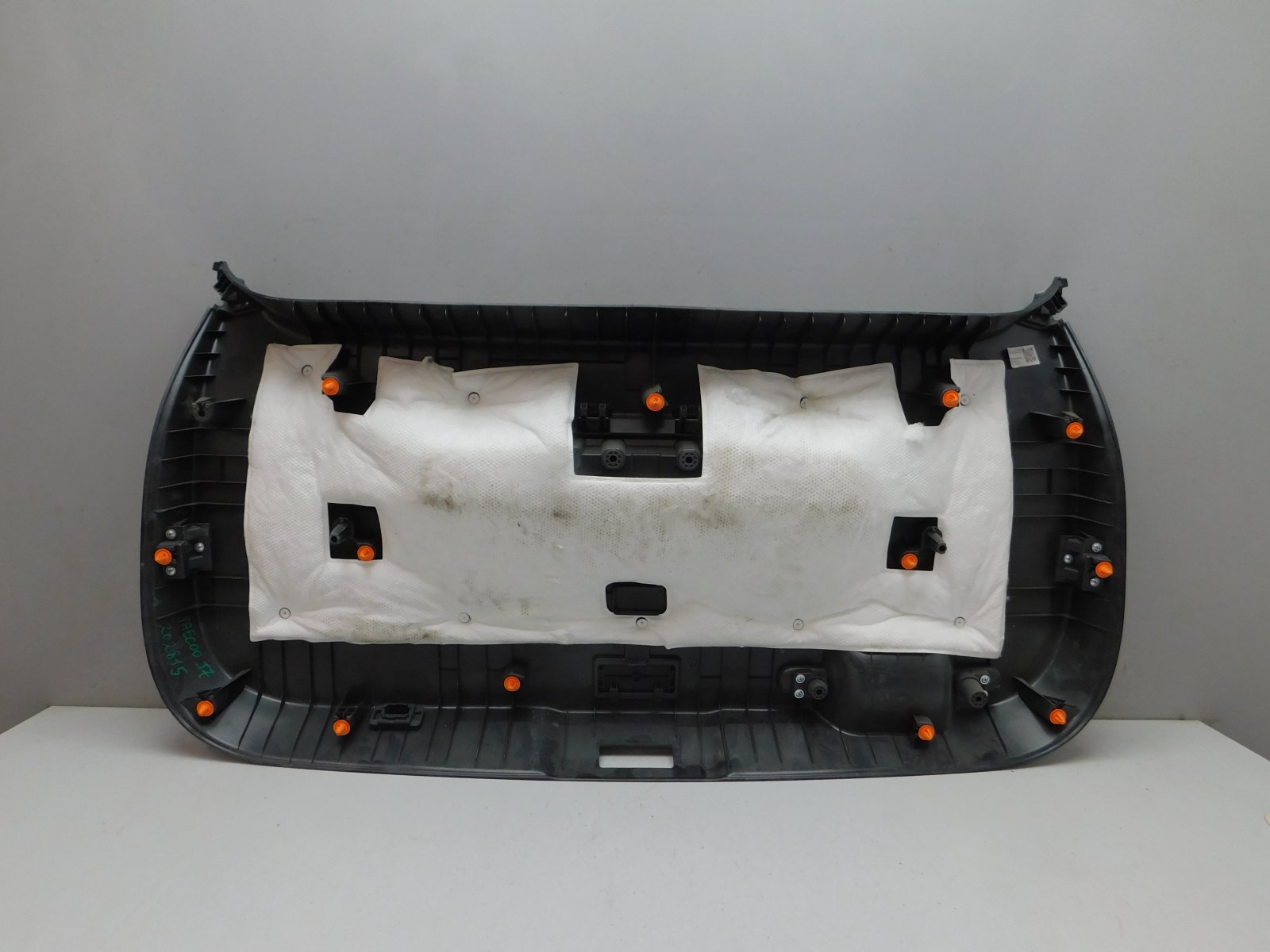 Обшивка двери багажника