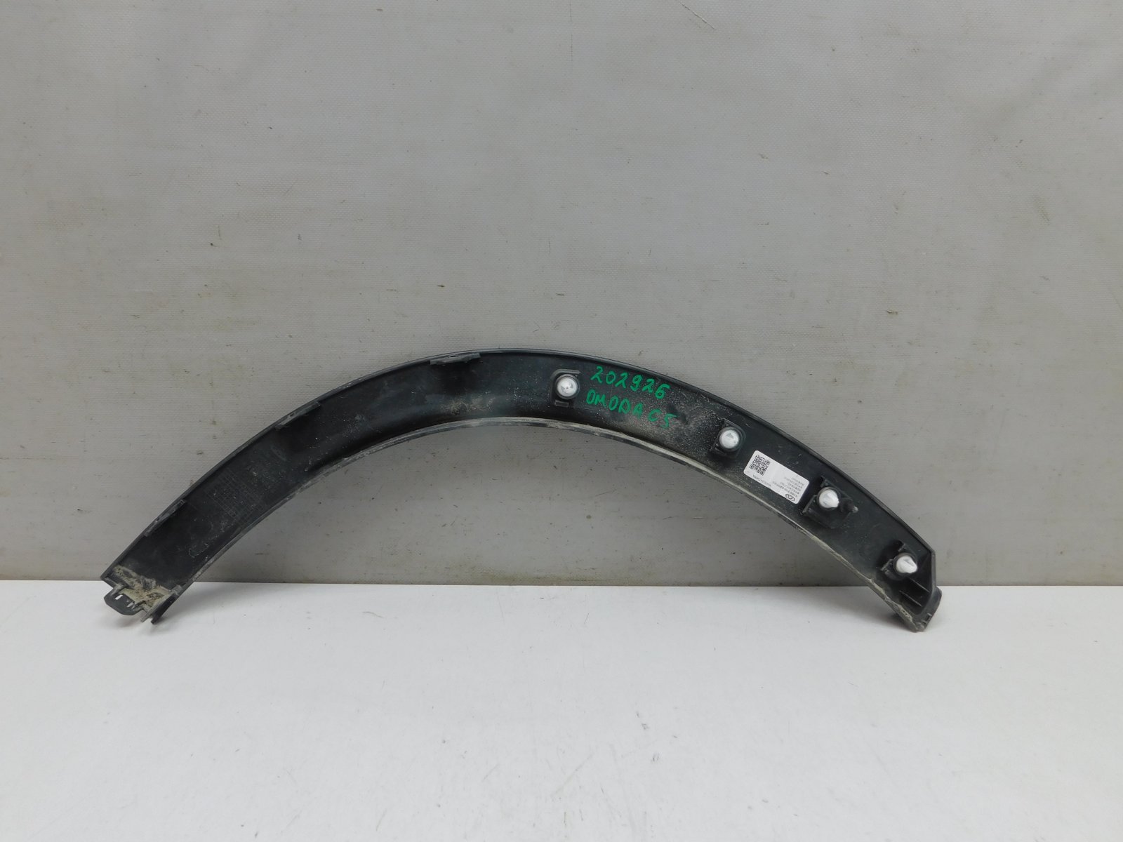 Накладка заднего крыла левого