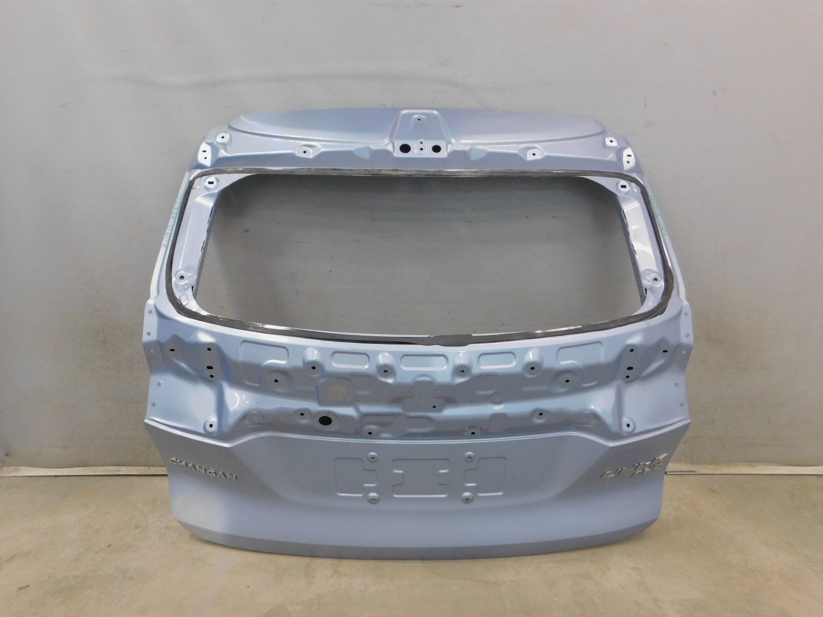 Дверь багажника