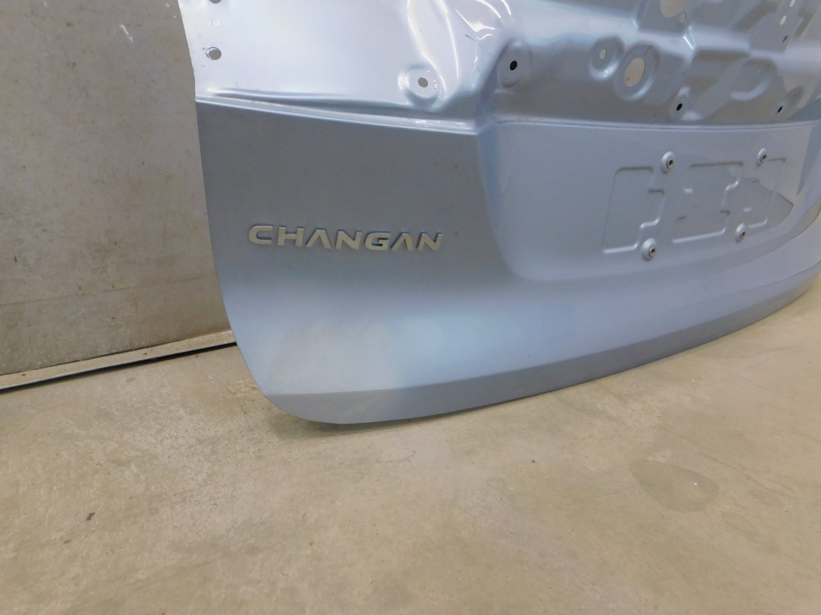 Дверь багажника