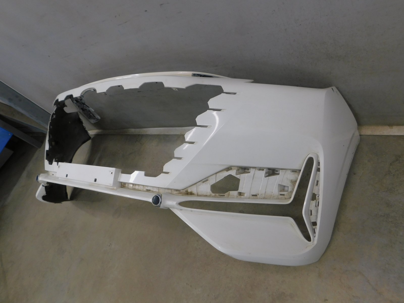 Бампер передний