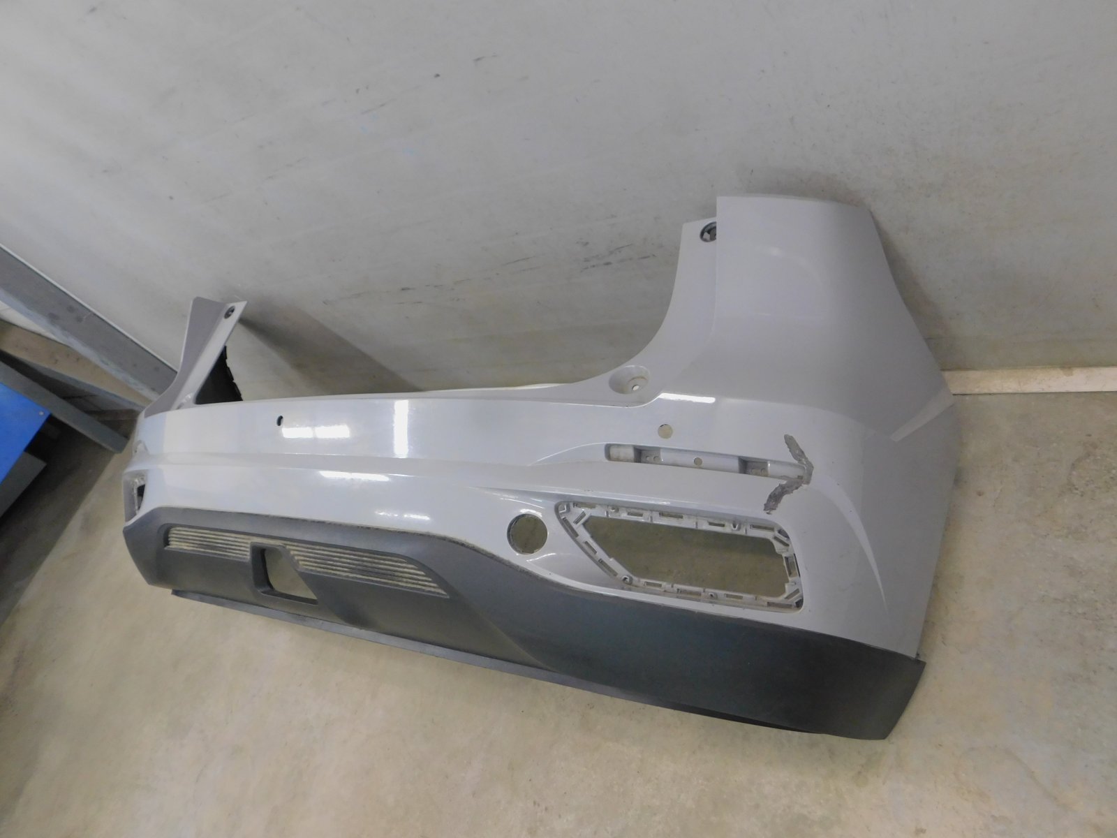 Бампер задний