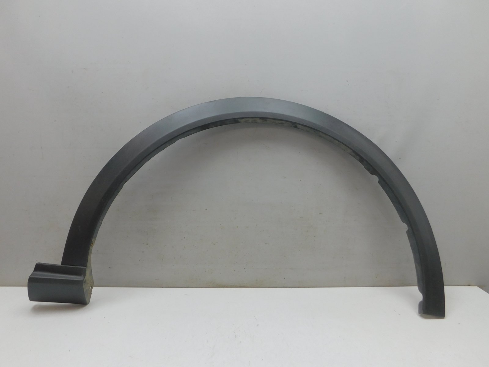 Накладка переднего крыла правого