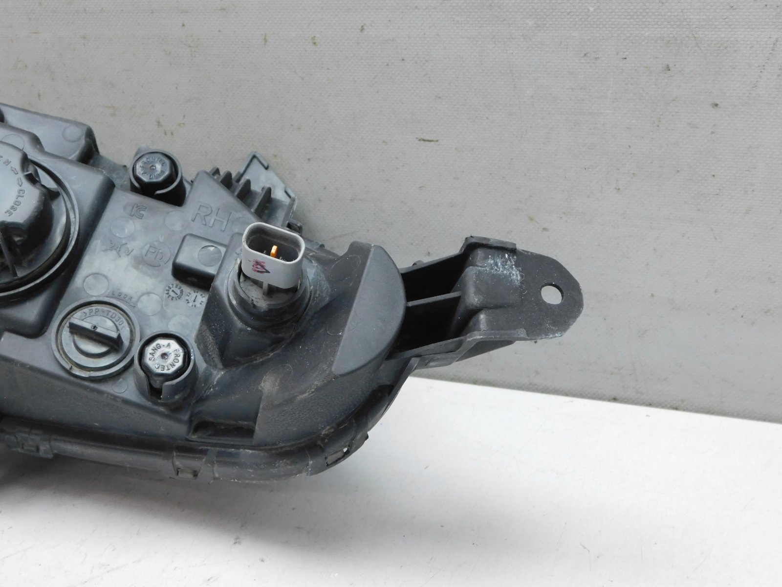 Фара противотуманная правая