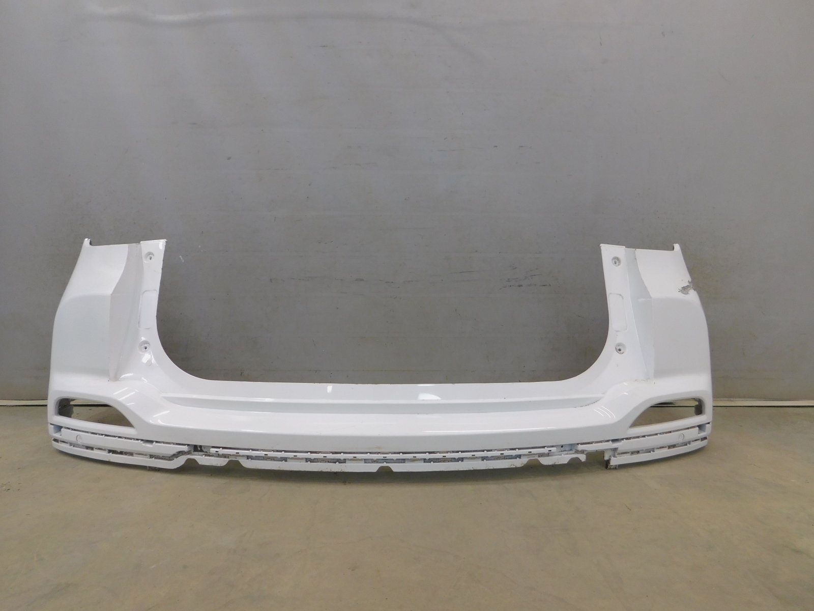 Бампер задний