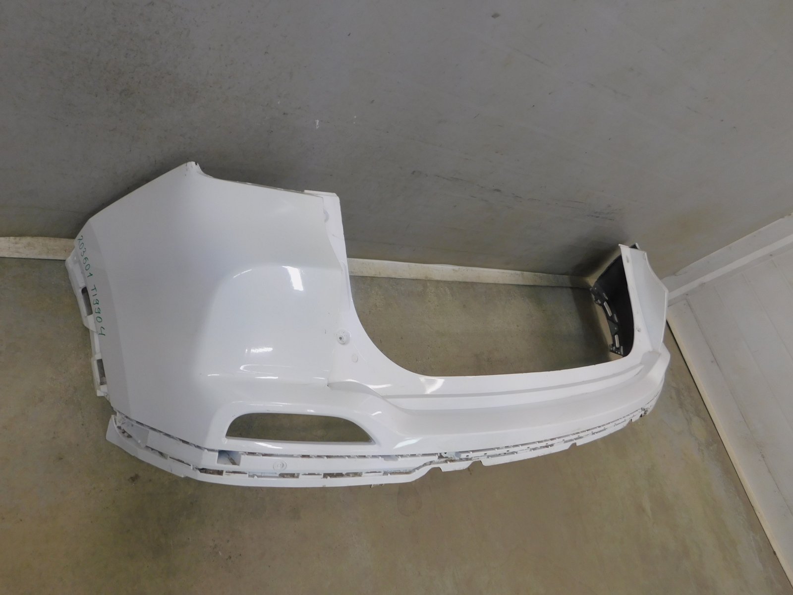 Бампер задний