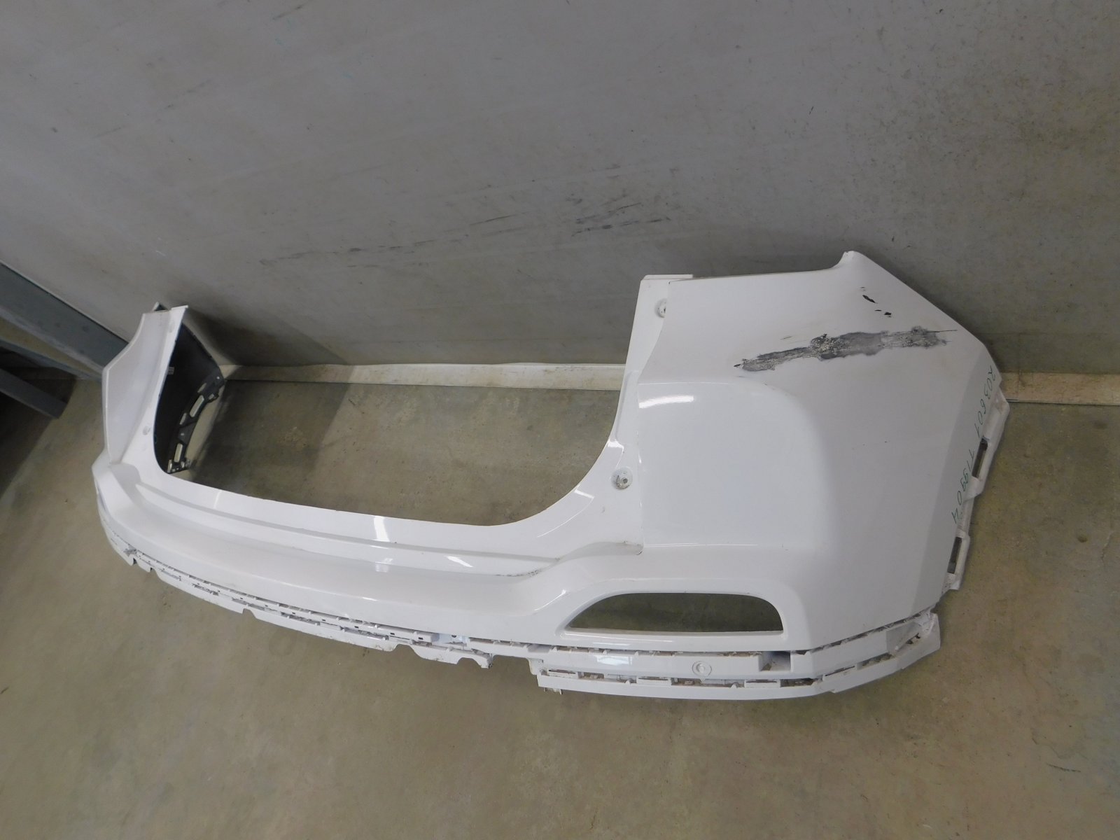 Бампер задний