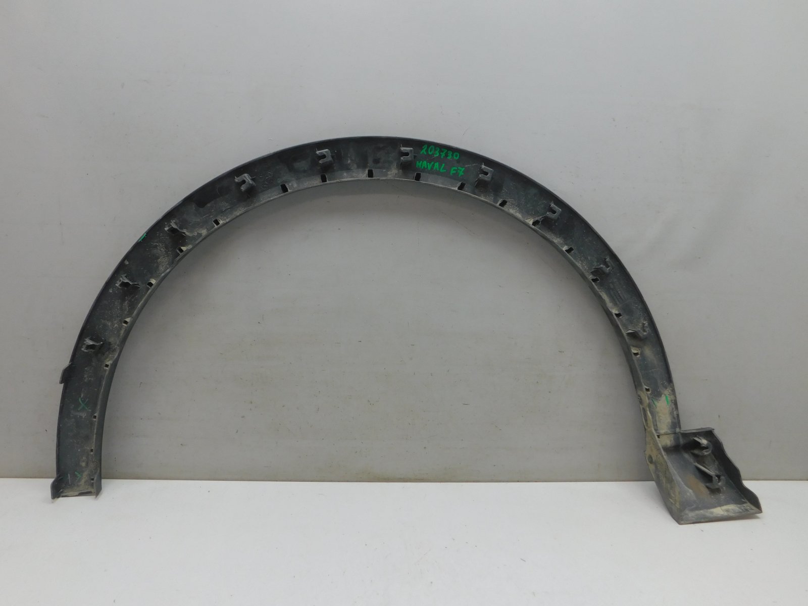 Накладка переднего крыла правого