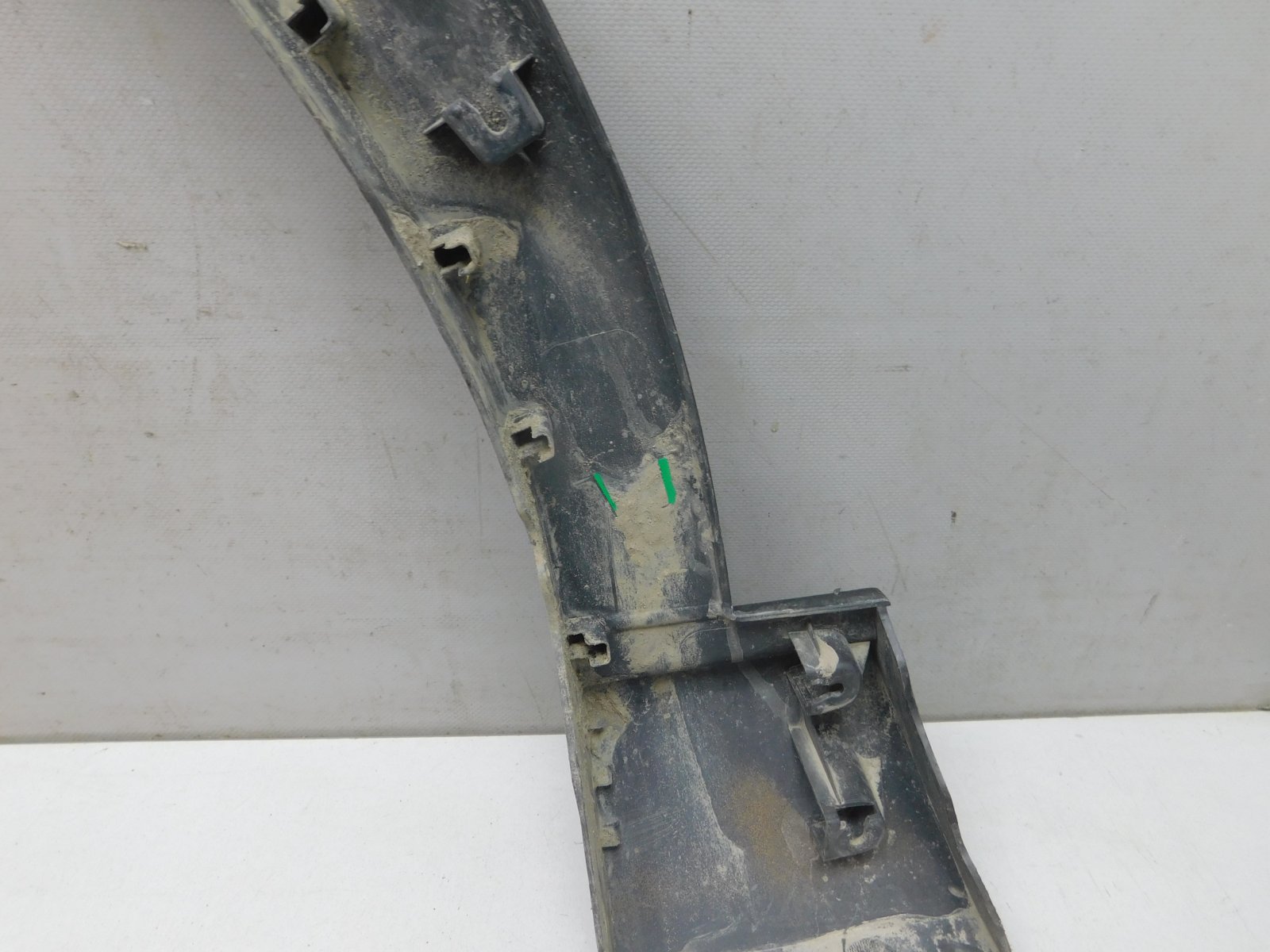 Накладка переднего крыла правого