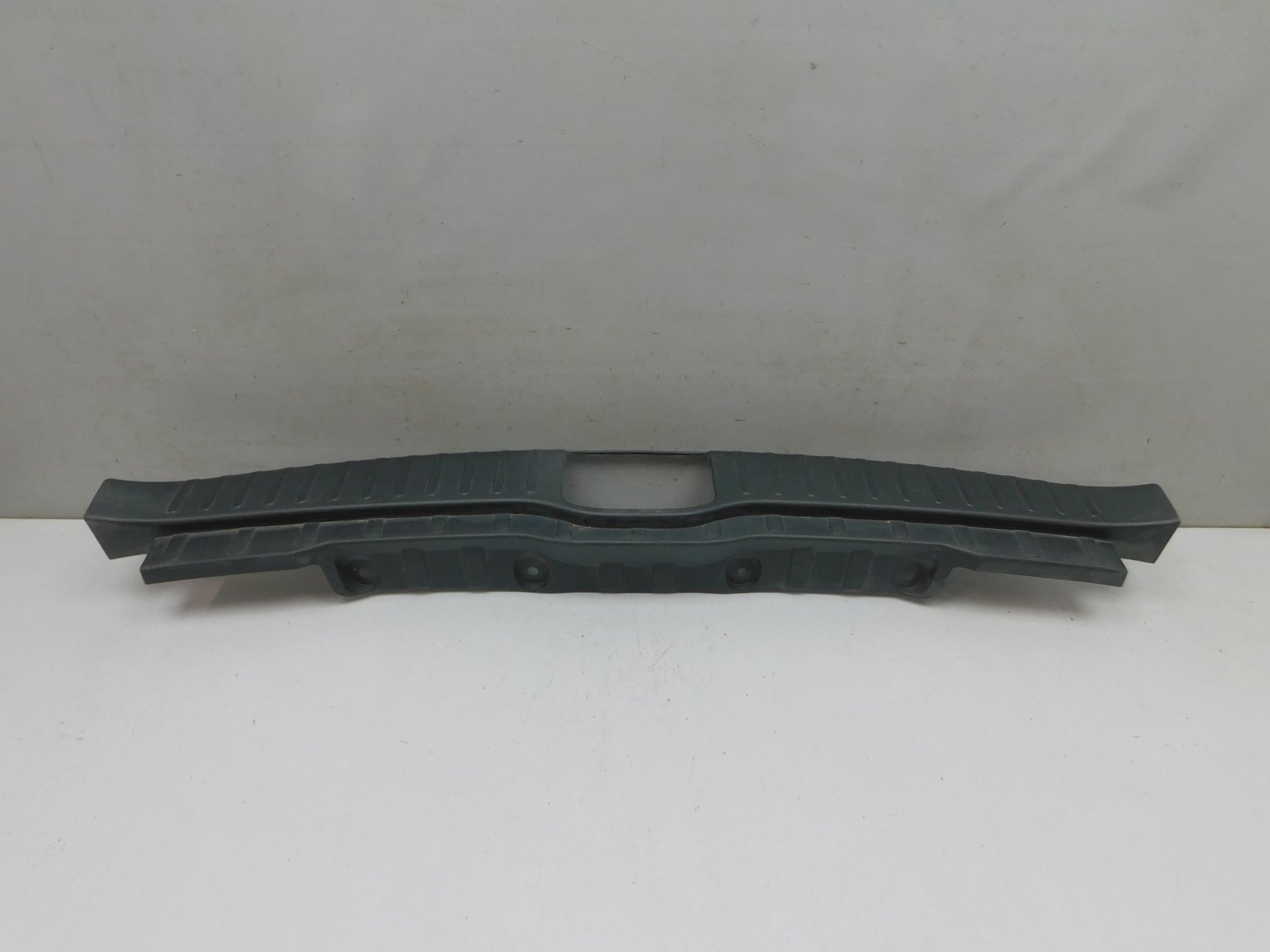 Обшивка багажника