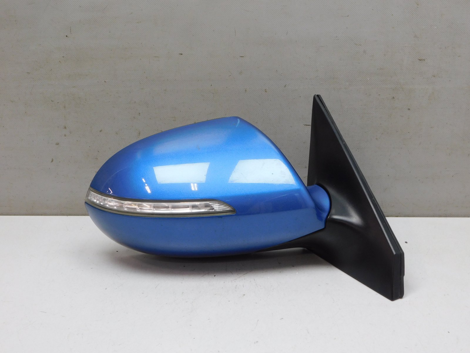 Зеркало правое электрическое