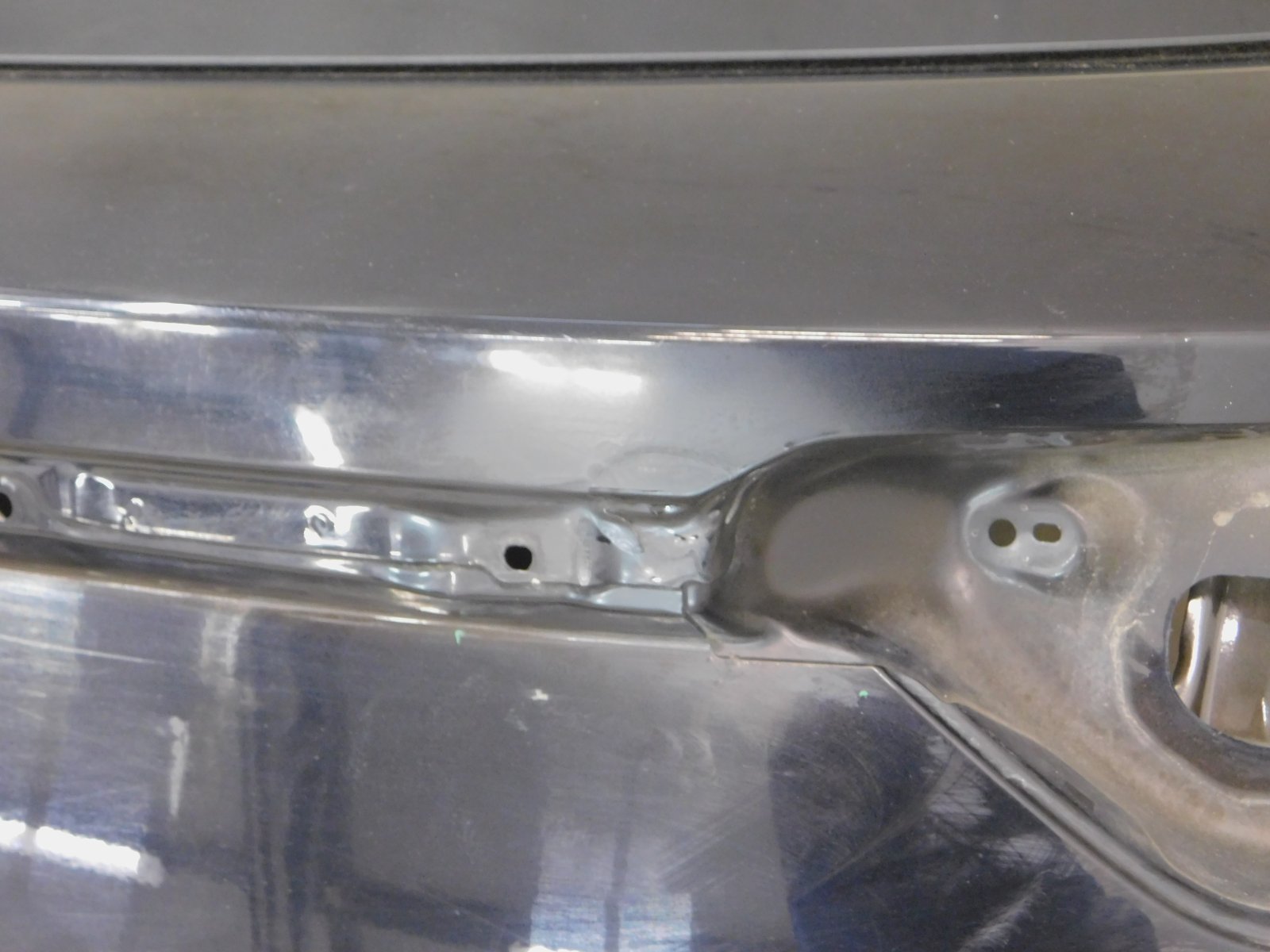 Дверь багажника