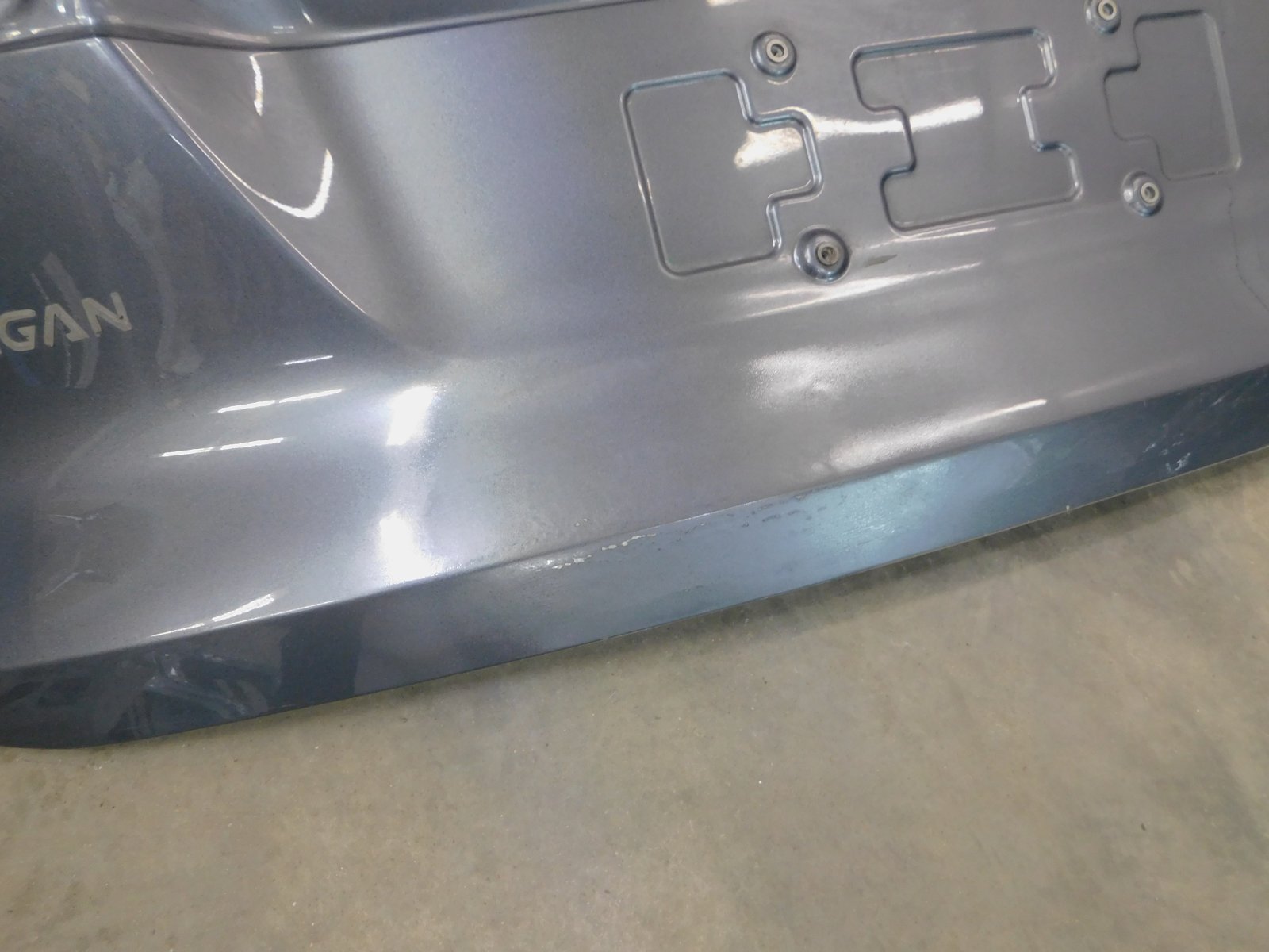 Дверь багажника