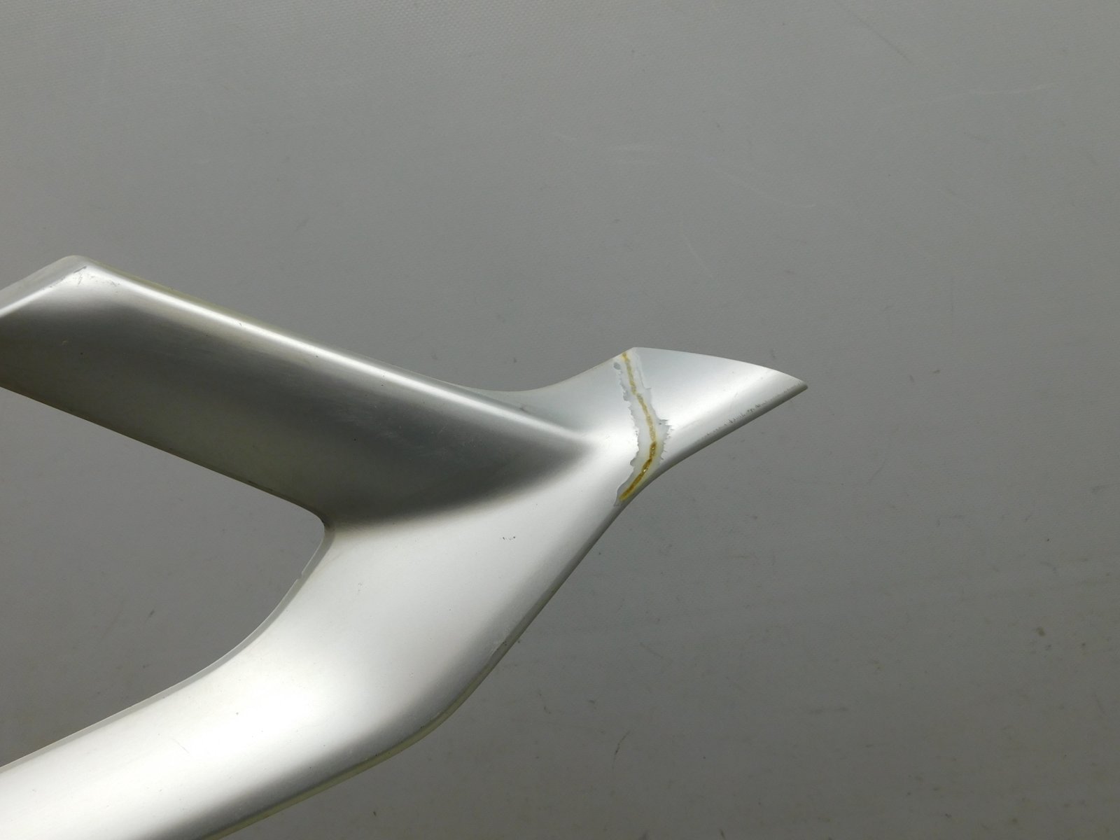 Молдинг переднего бампера