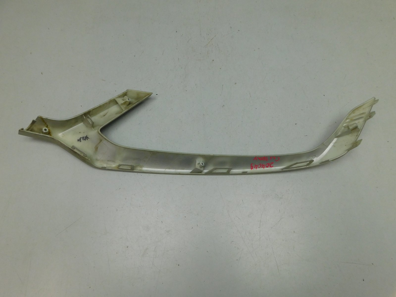 Молдинг переднего бампера