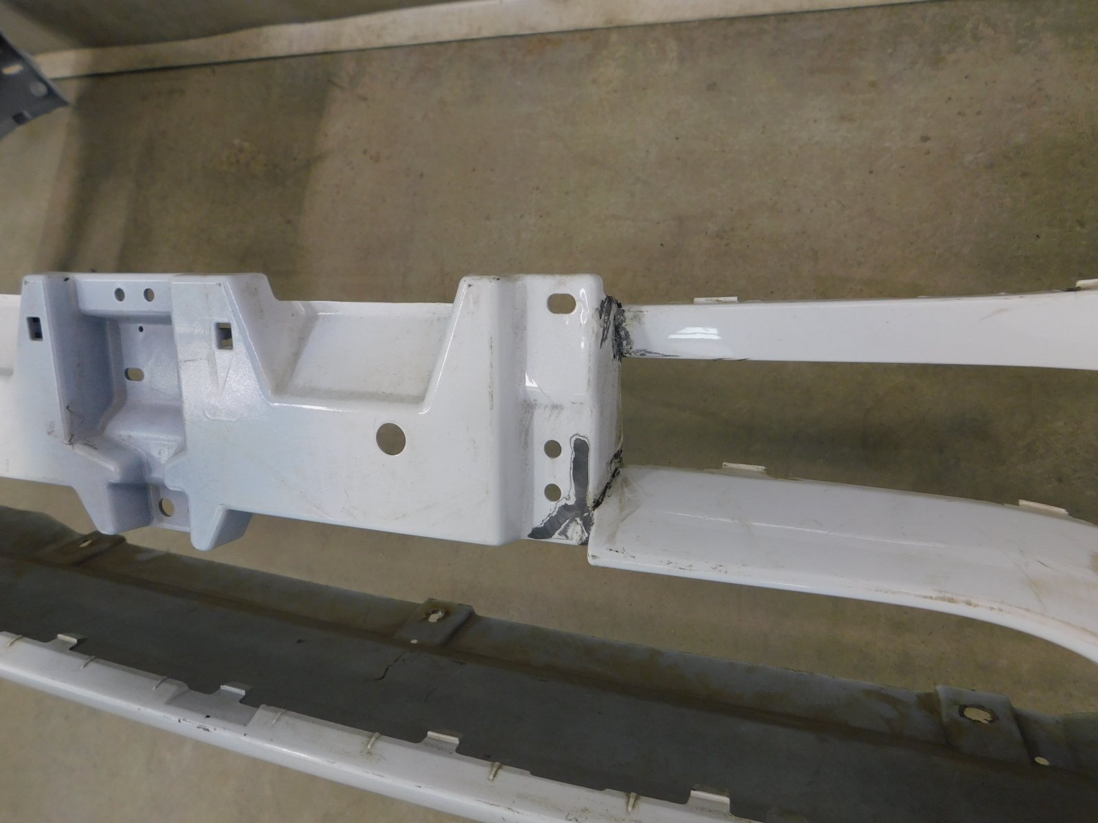 Бампер передний