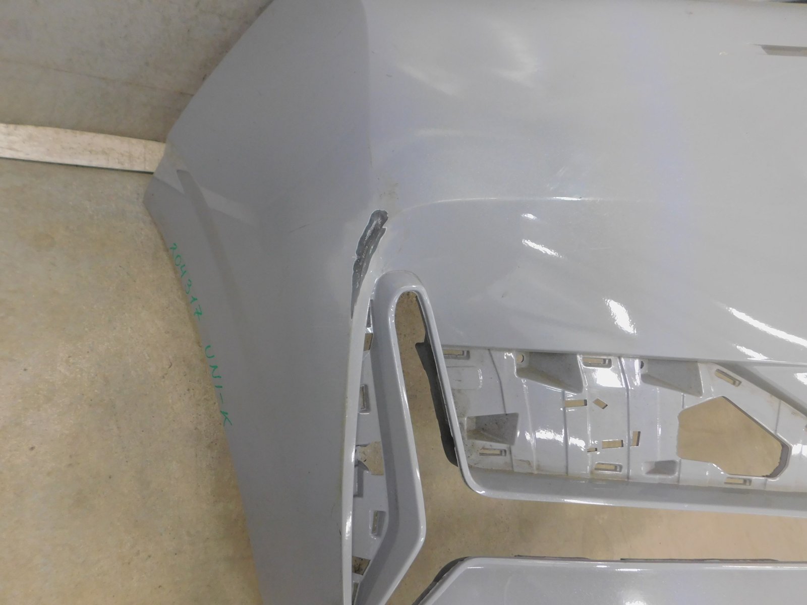 Бампер передний