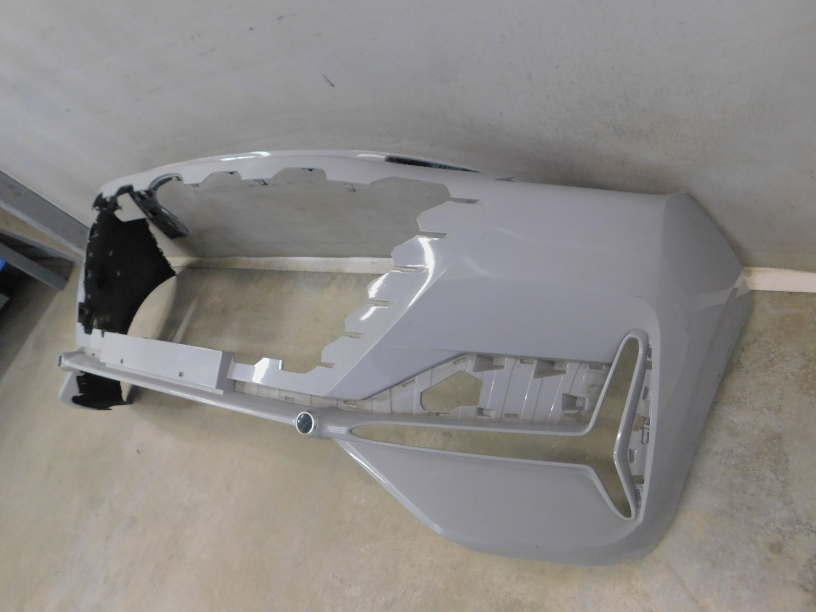 Бампер передний