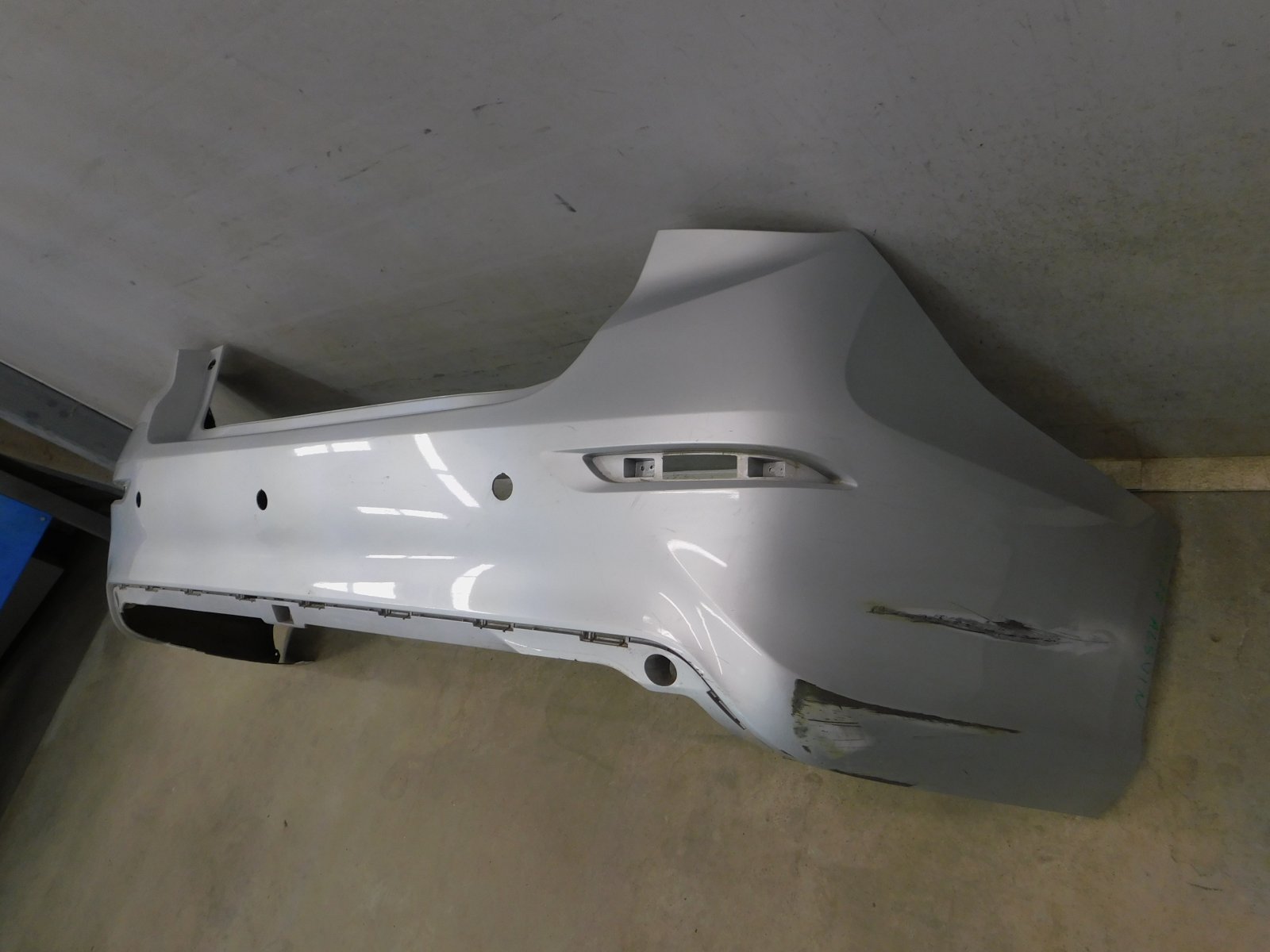 Бампер задний