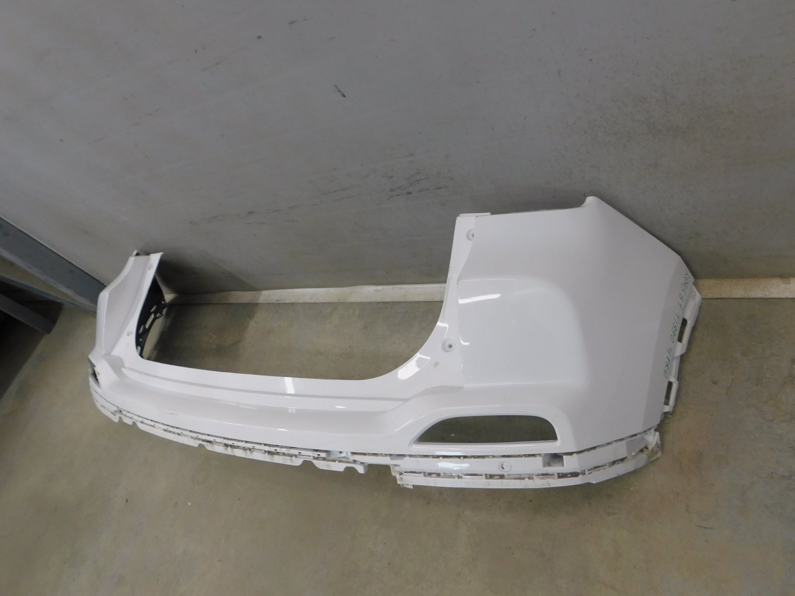 Бампер задний