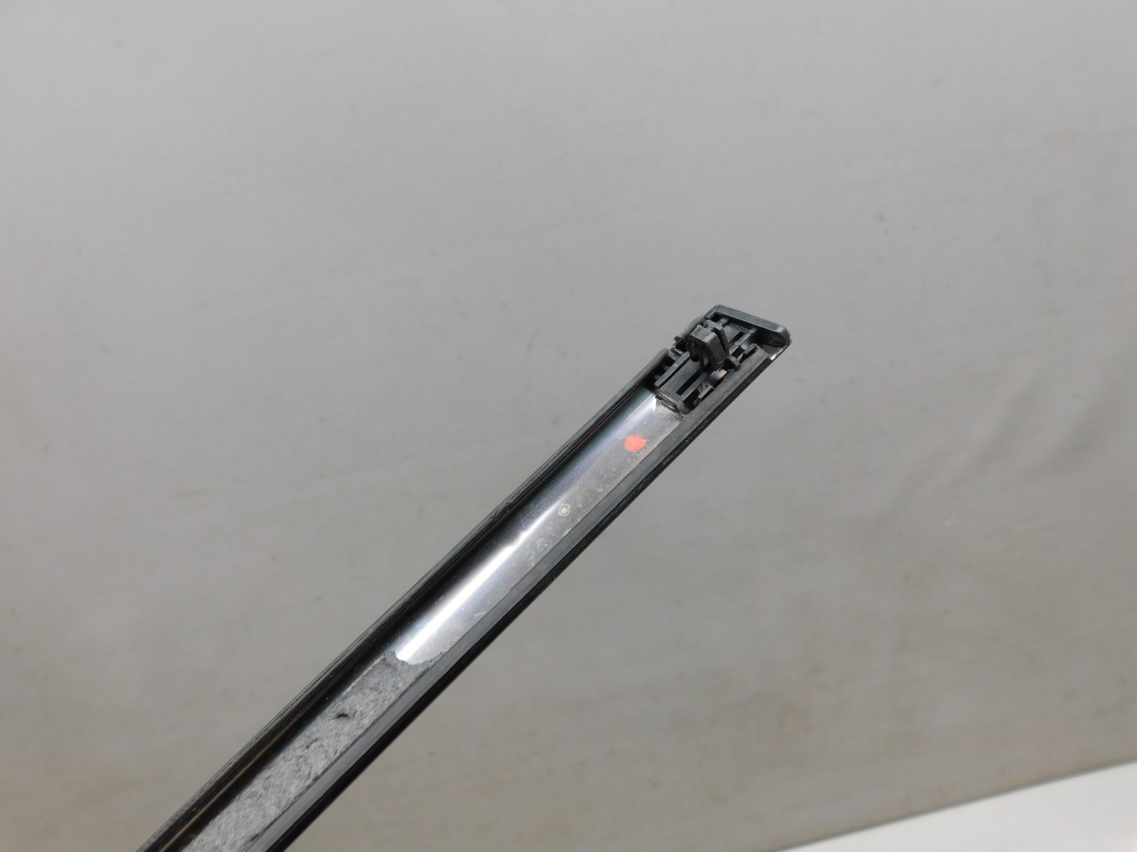 Молдинг задней левой двери