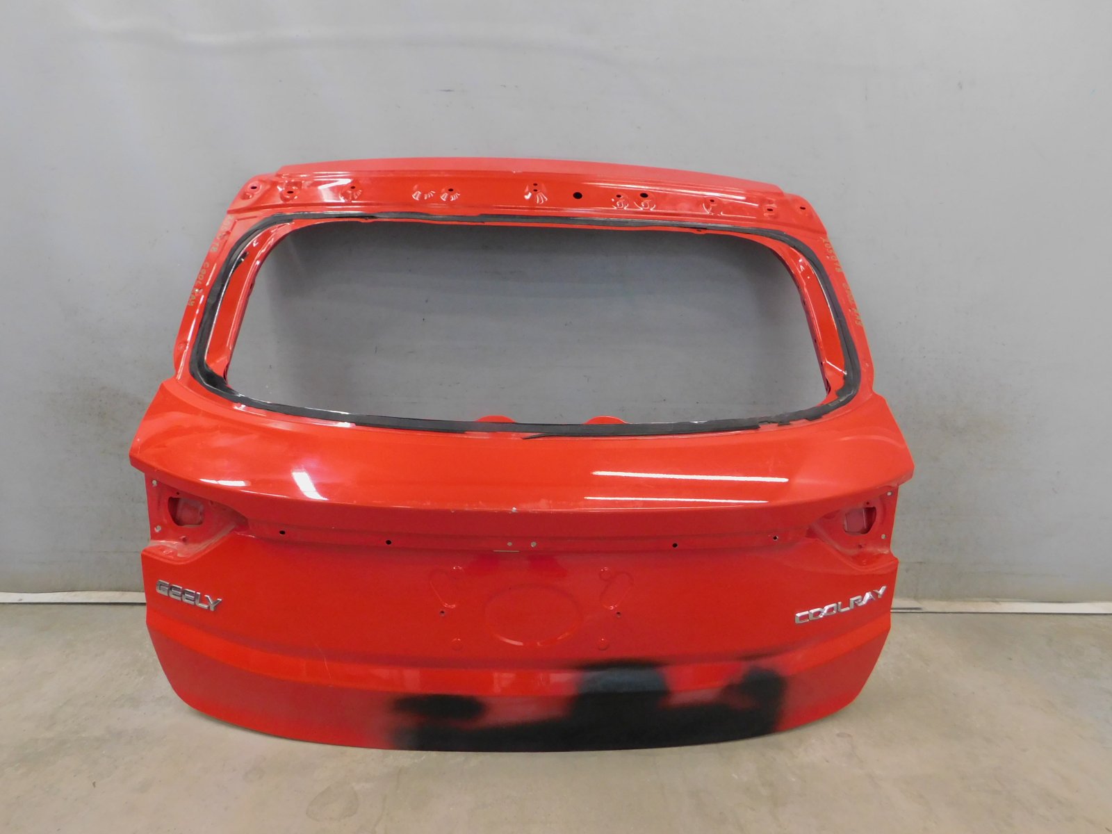 Дверь багажника