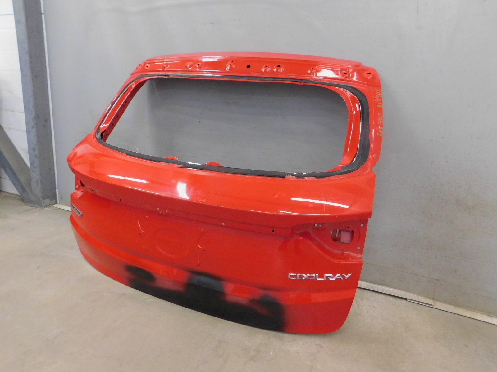 Дверь багажника