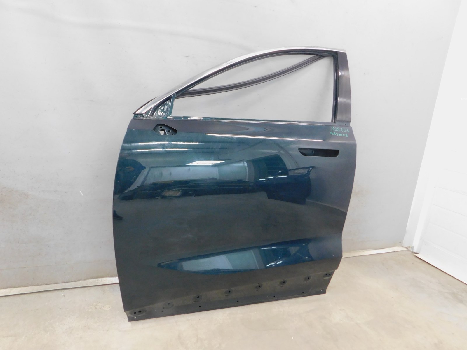 Дверь передняя левая