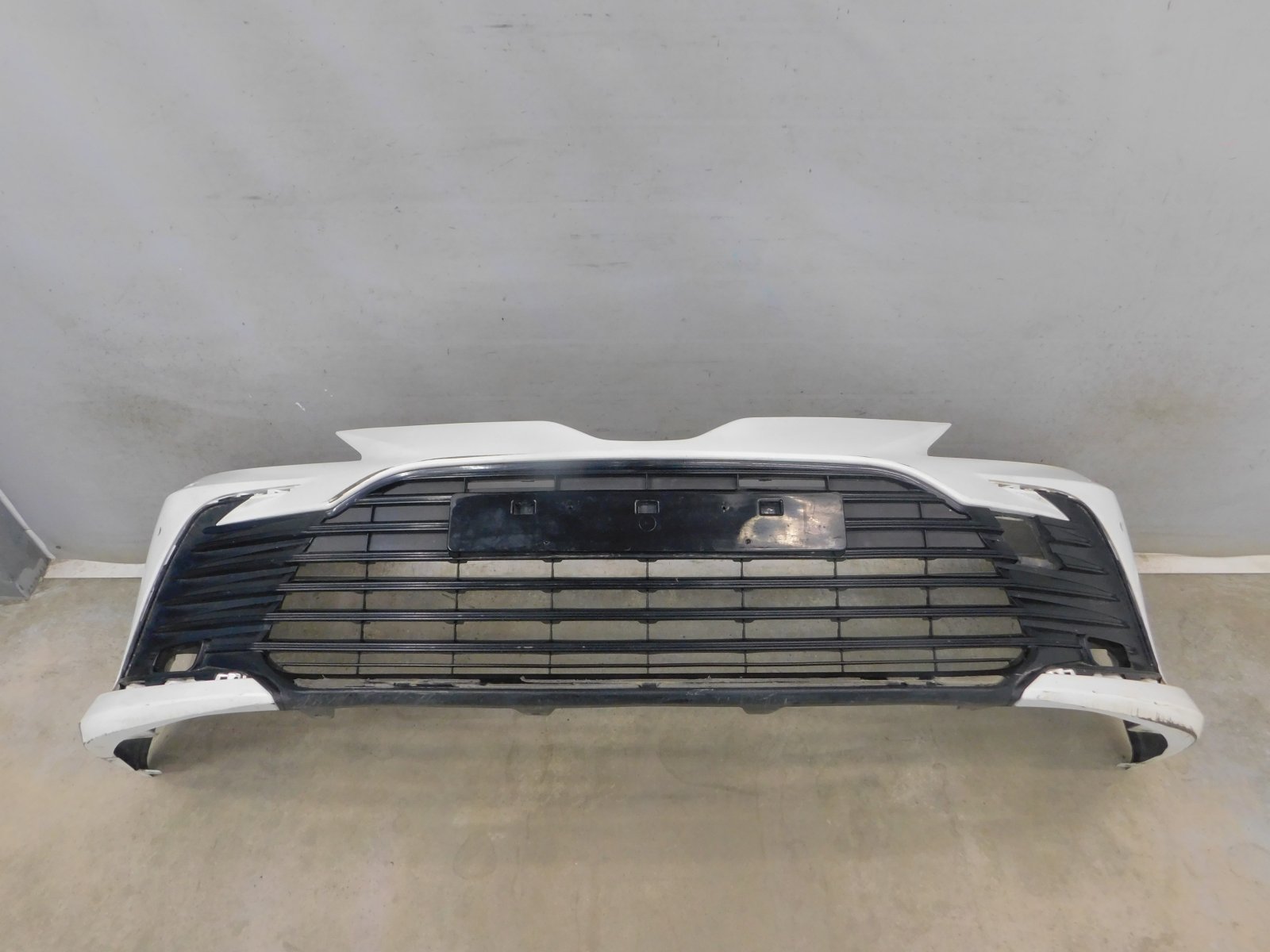 Бампер передний