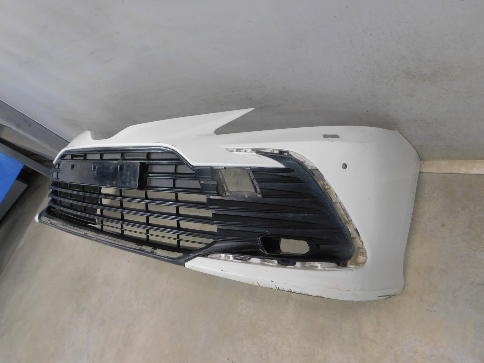 Бампер передний