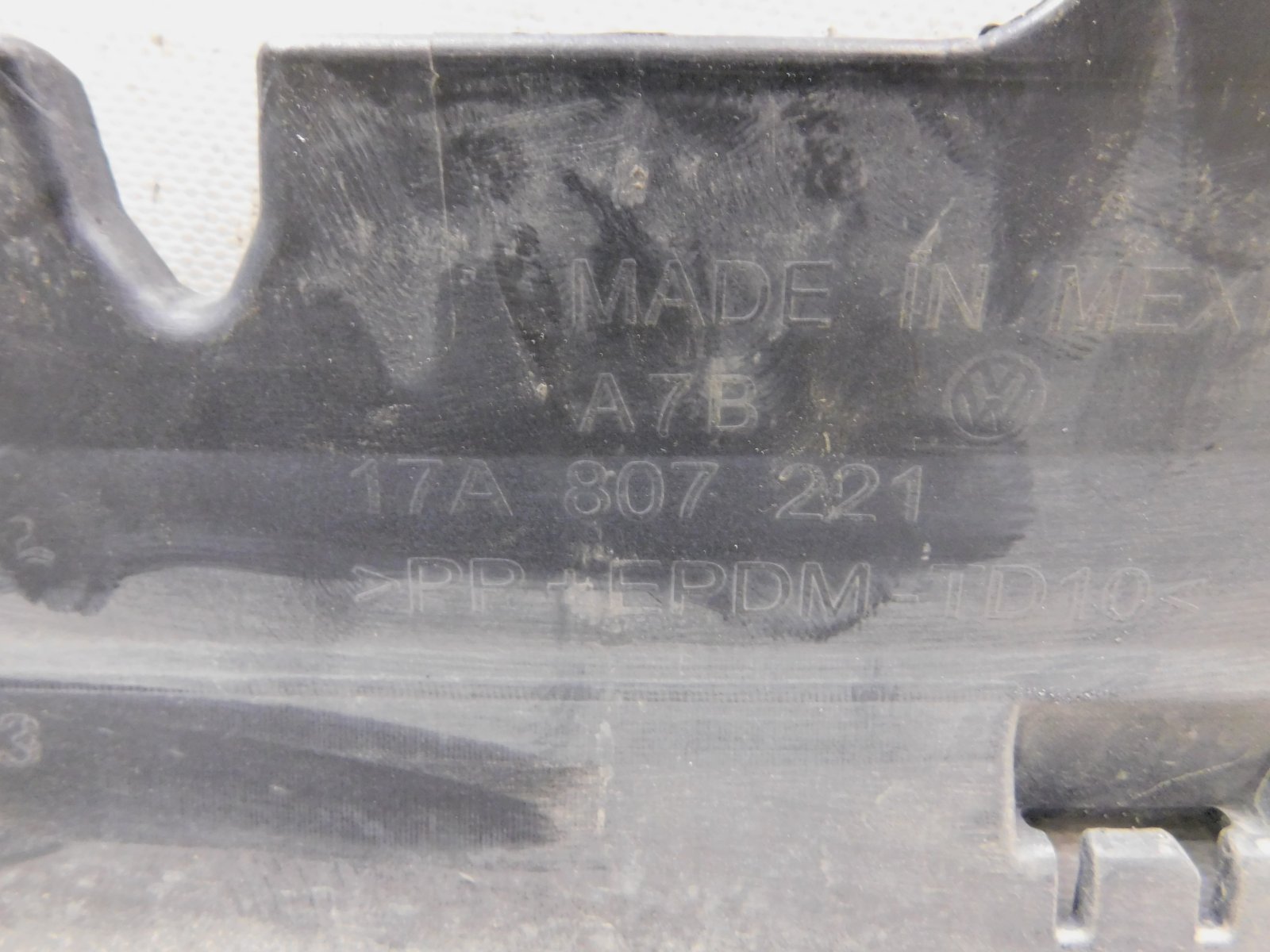 Бампер передний