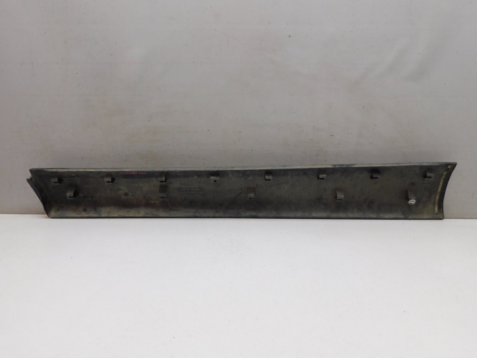 Накладка двери передней правой