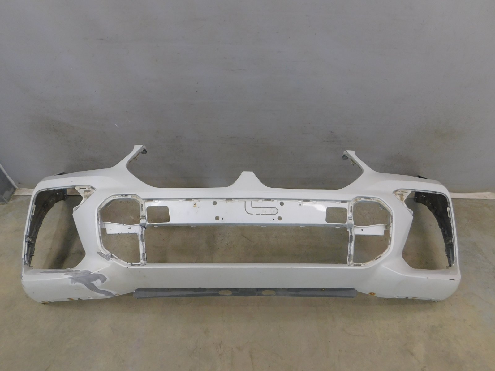 Бампер передний