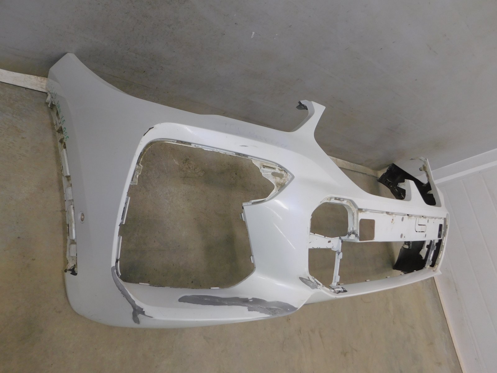 Бампер передний