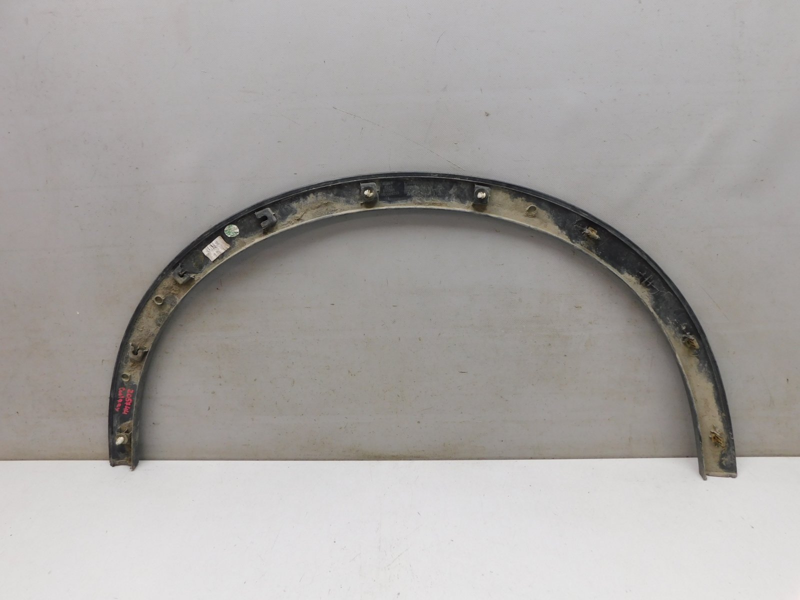 Накладка переднего крыла левого