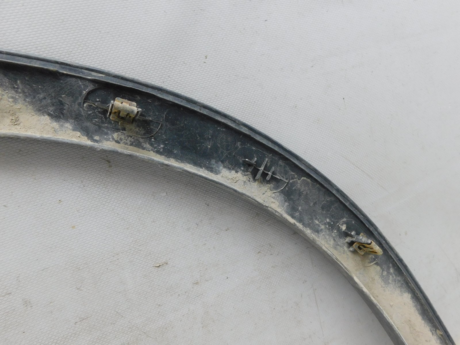 Накладка переднего крыла левого