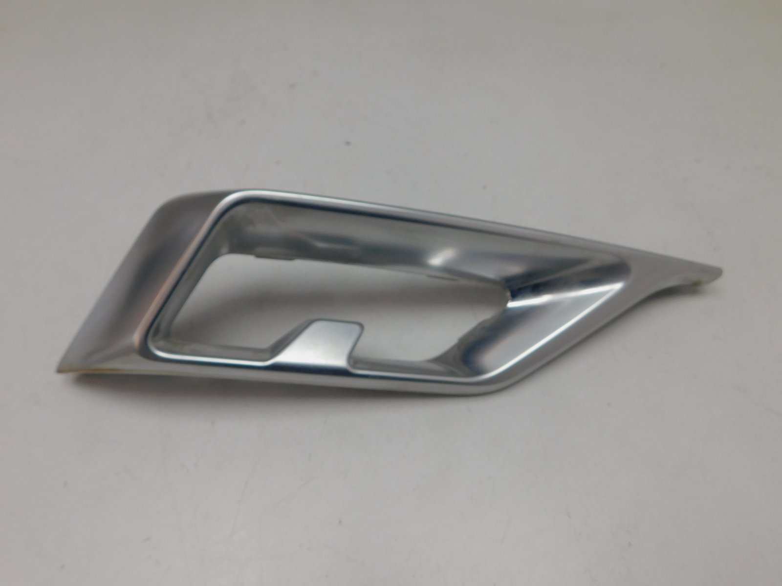 Накладка заднего бампера левая