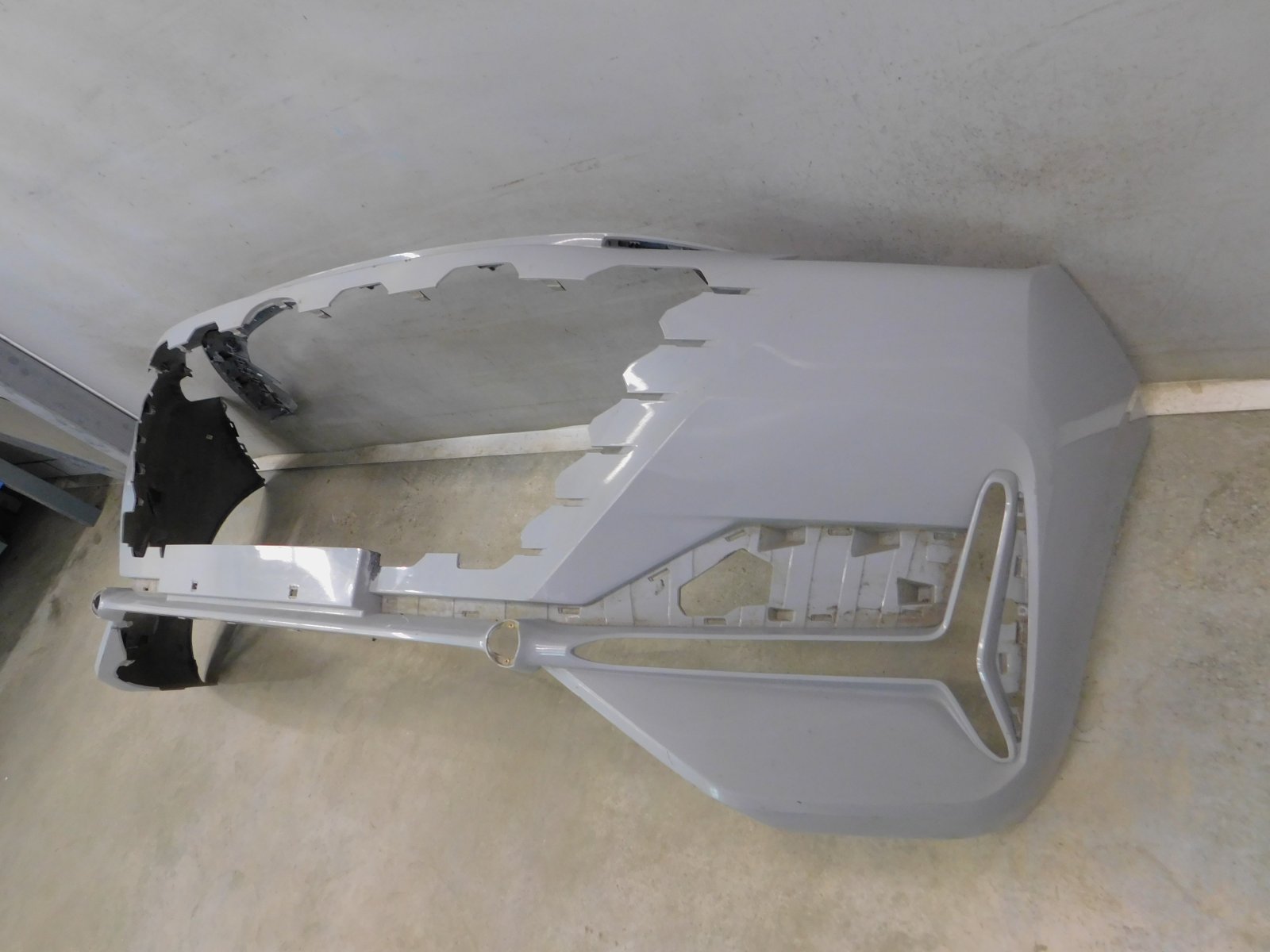 Бампер передний