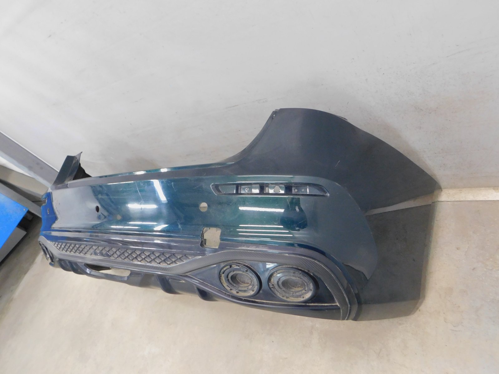 Бампер задний