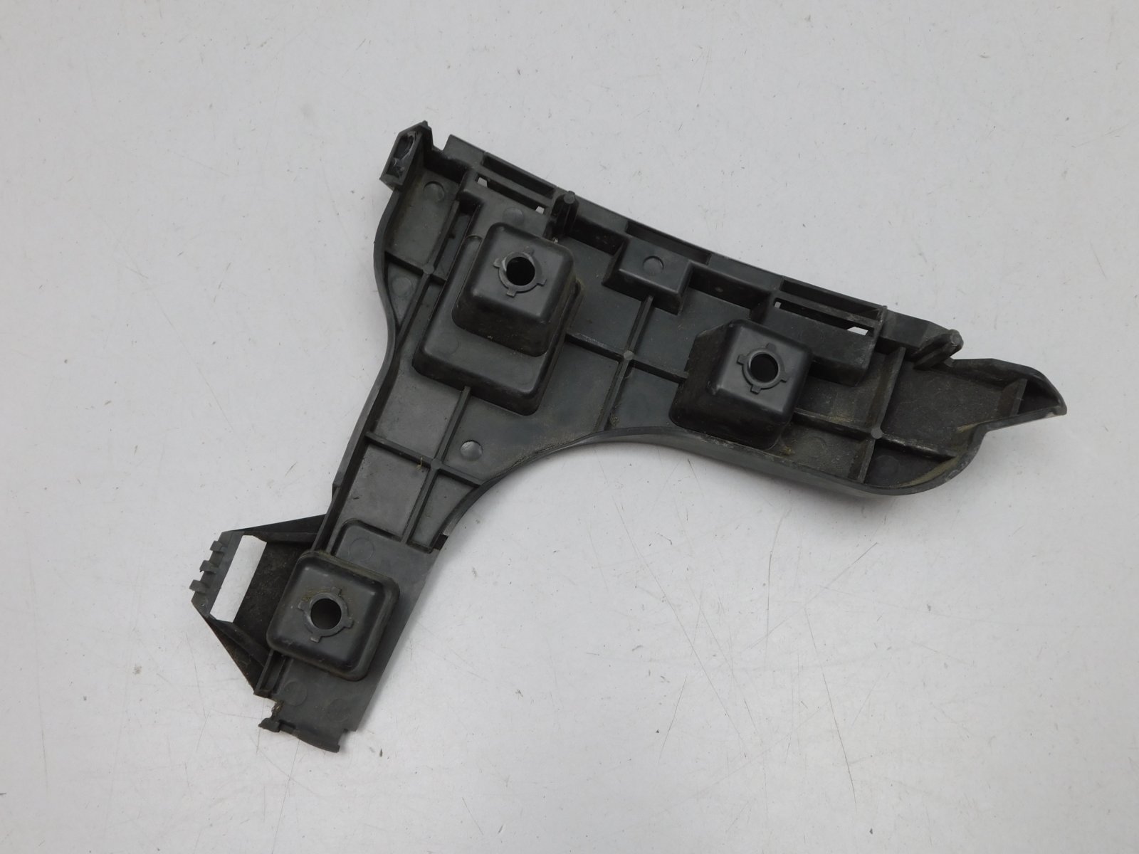 Кронштейн заднего бампера