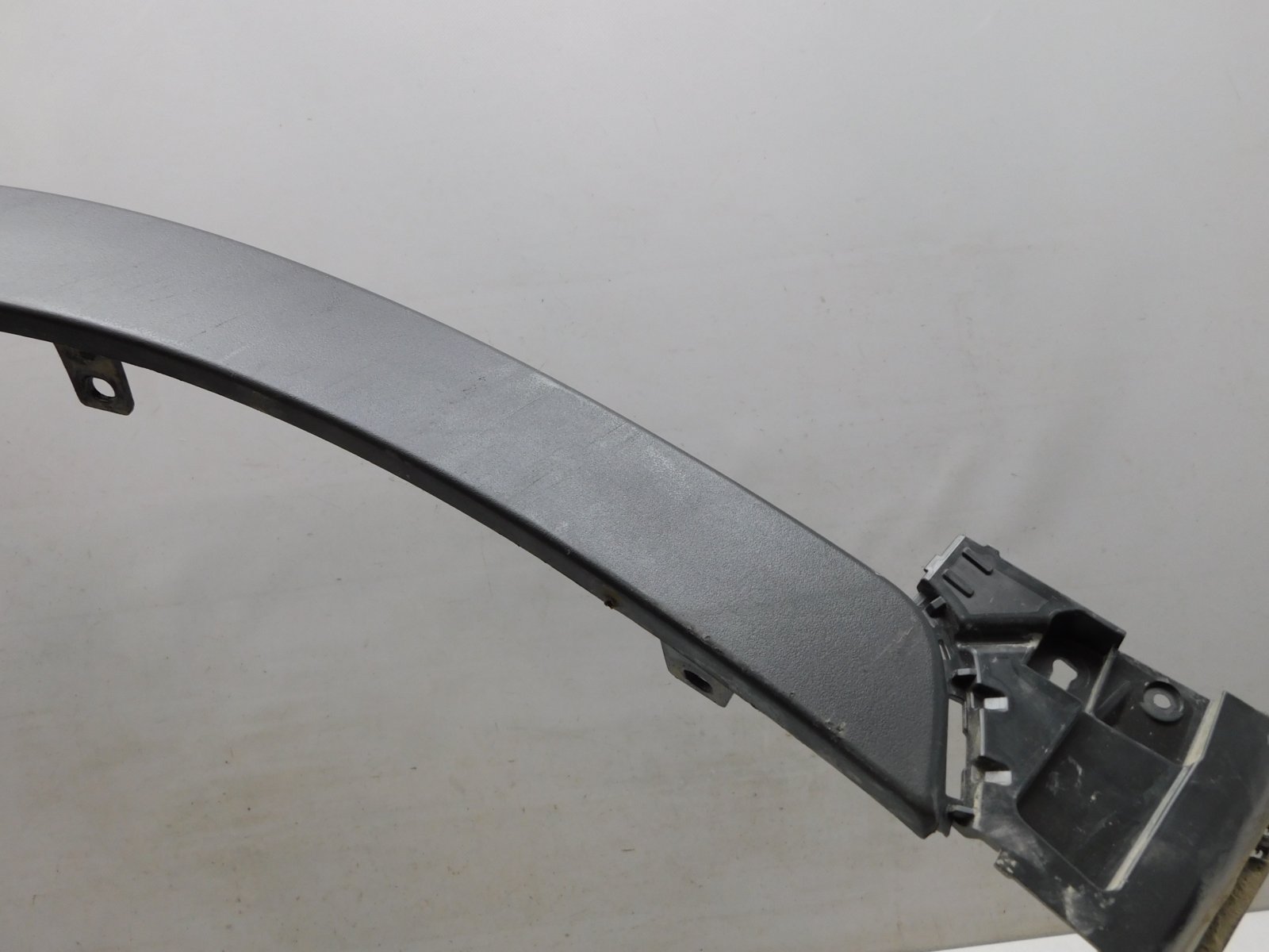 Накладка переднего крыла левого